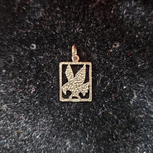 Beautiful 10K Gold Eagle Pendant – 1.4 Grams - Picture 6 of 8